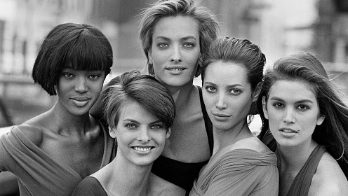 Легендарные супермодели 90-х: Линда Евангелиста, Синди Кроуфорд, Наоми Кэмпбелл и Кристи Тарлингтон воссоединились на премьере