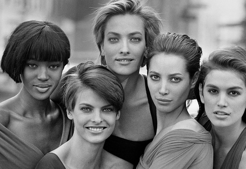 Легендарные супермодели 90-х: Линда Евангелиста, Синди Кроуфорд, Наоми Кэмпбелл и Кристи Тарлингтон воссоединились на премьере