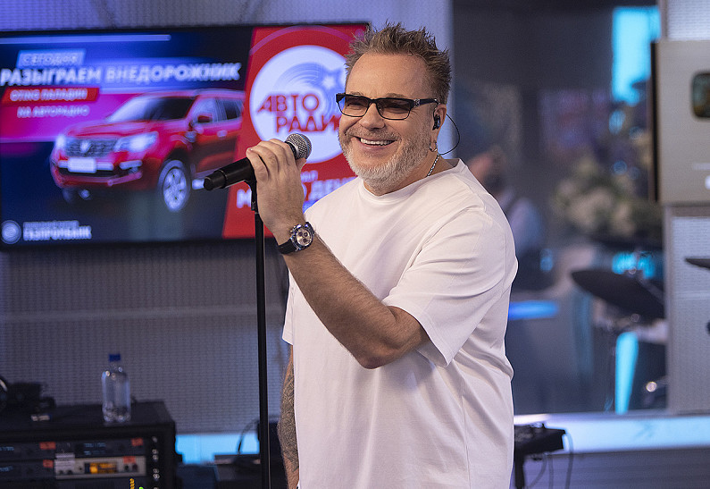 Люся Чеботина, Владимир Пресняков, Юлианна Караулова и другие поздравили «Авторадио» с днем рождения