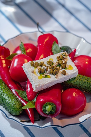 Десерт в виде греческого салата
