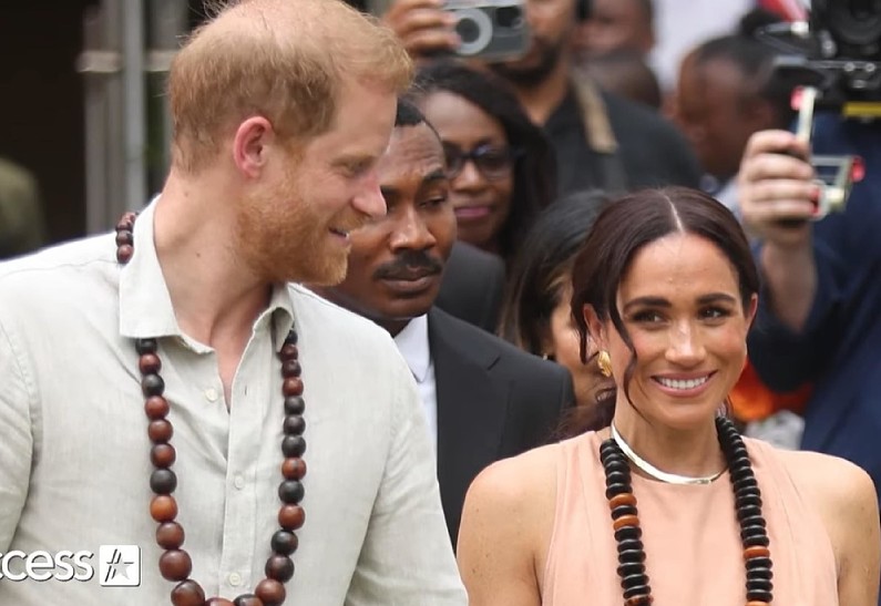 Меган Маркл отдала дань уважения принцессе Диане, надев особое ожерелье во время поездки в Нигерию