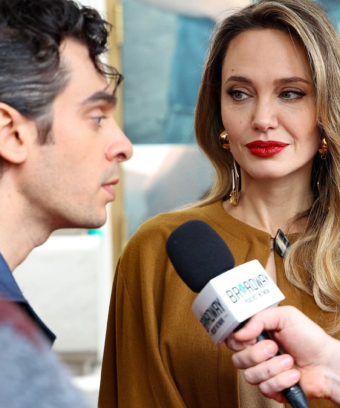 Анджелина Джоли начала встречаться с двумя бойфрендами. Рассказываем!