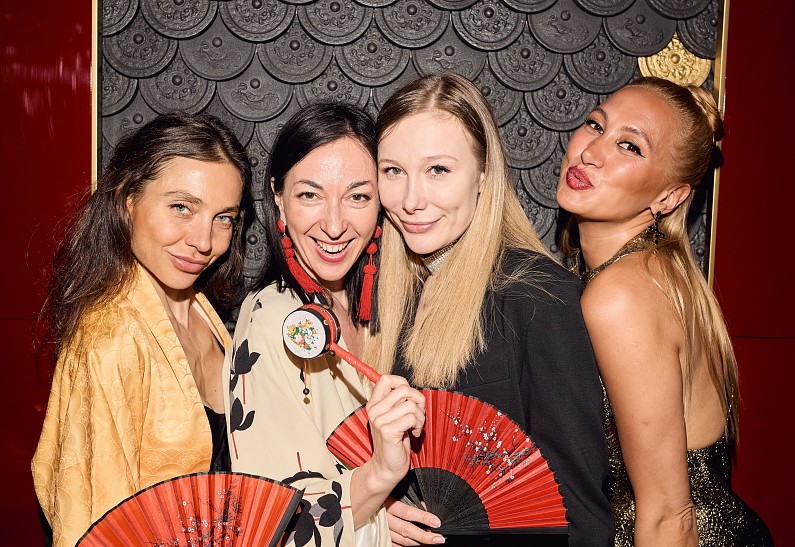 Марина Ермошкина, Алина Буре, Анастасия Гребенкина на фестивале «Ешь! Смотри! Люби!»