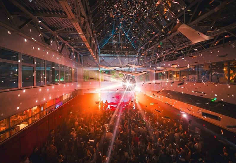 Танцуем до утра! Легендарная вечеринка «Морская» возвращается