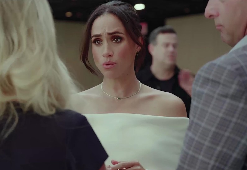 От Меган Маркл публично отвернулись ее влиятельные друзья. И вот почему!