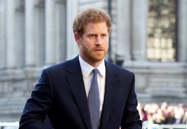 Принц Гарри вернулся в Великобританию без Меган Маркл и детей