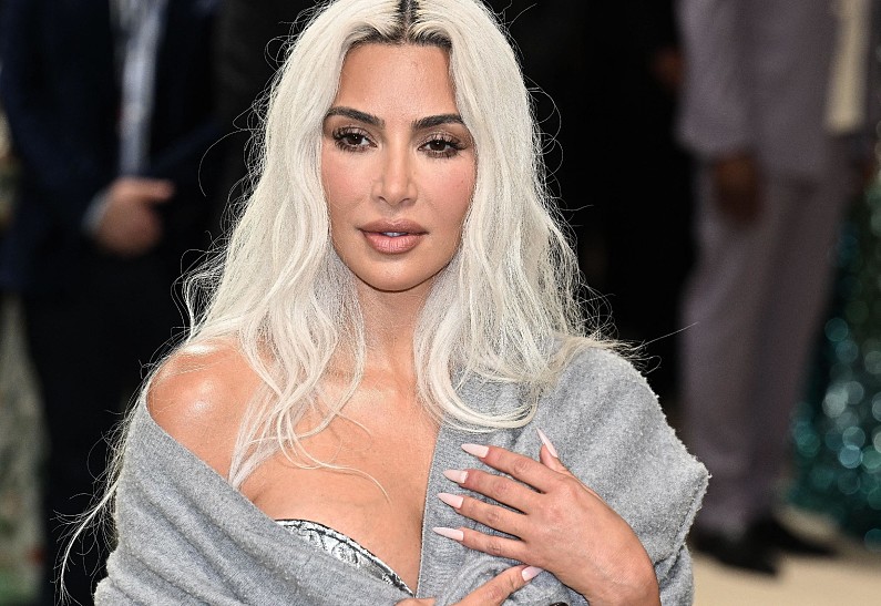 Ким Кардашьян объяснила, почему появилась на Met Gala 2024 в «бабушкином» свитере