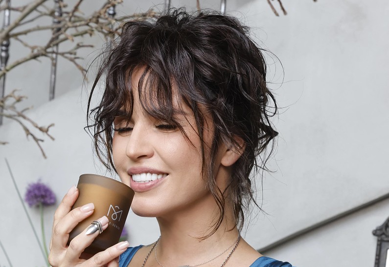 Zivert стала амбассадором Make Sense