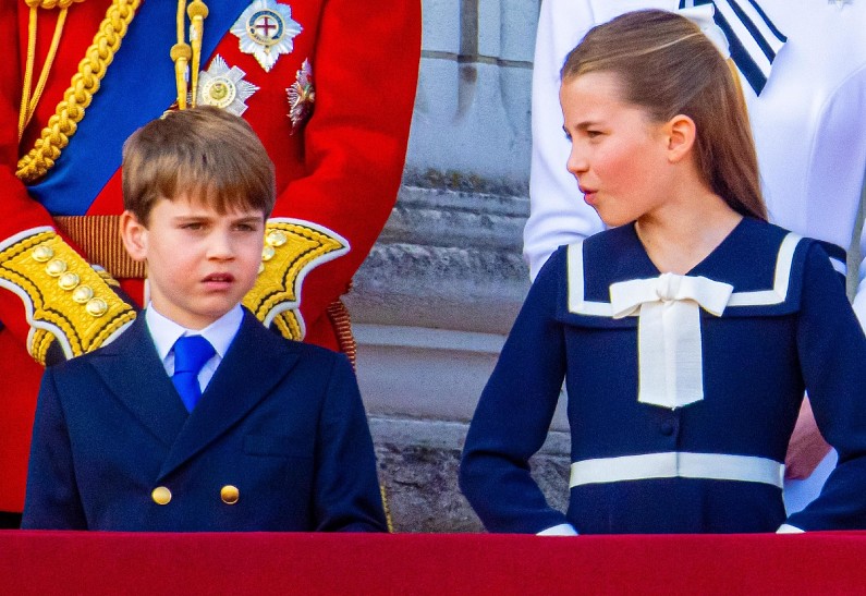 Принцесса Шарлотта отругала принца Луи за танцы на параде Trooping the Color
