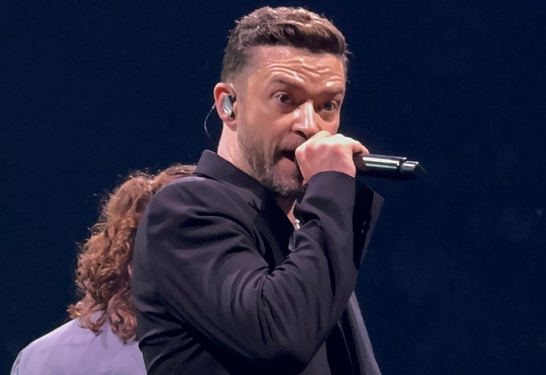 Безумные глаза: фото пьяного Джастина Тимберлейка попало в Сеть после его ареста за вождение в нетрезвом виде