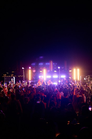 Выступление группы «Иванушки International»