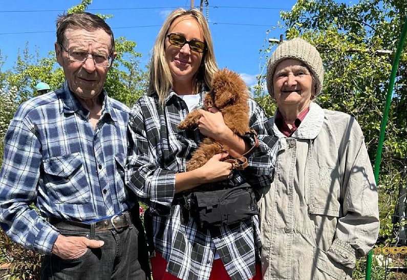 «Хочу, чтоб они жили вечно»: Карина Мурашкина посвятила дроп бабушке и дедушке