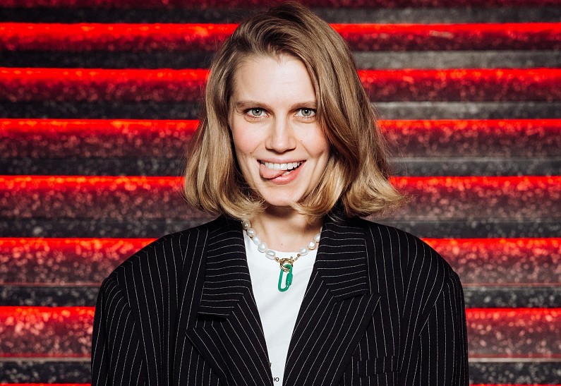 Дарья Мельникова тайно вышла замуж и родила третьего ребенка