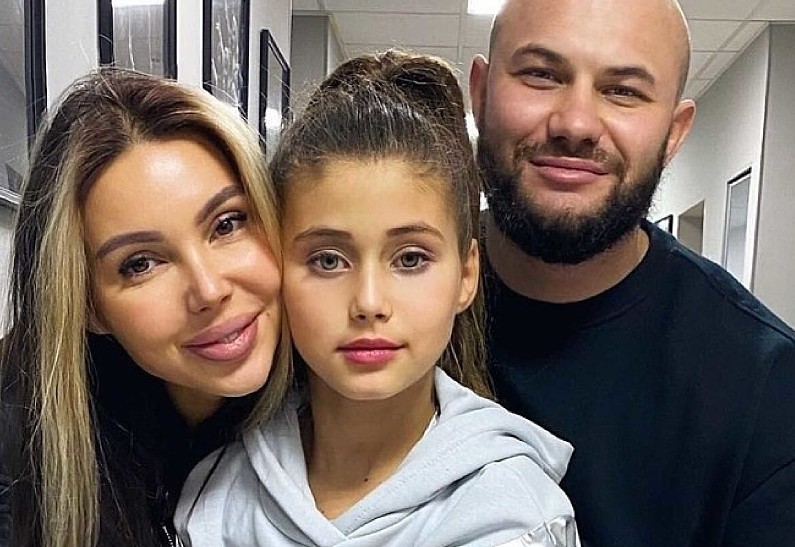 Оксана Самойлова заявила, что отвела дочь Ариелу к психологу