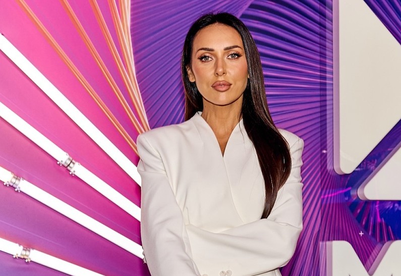 Ян Абрамов предложил оставить Алсу и их общим детям активы на 2,5 млрд. рублей после развода