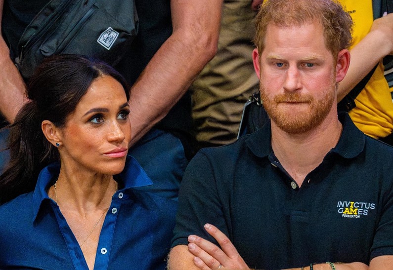 Королевский эксперт назвал условие, при котором принц Гарри и Меган Маркл смогут помириться с Карлом III