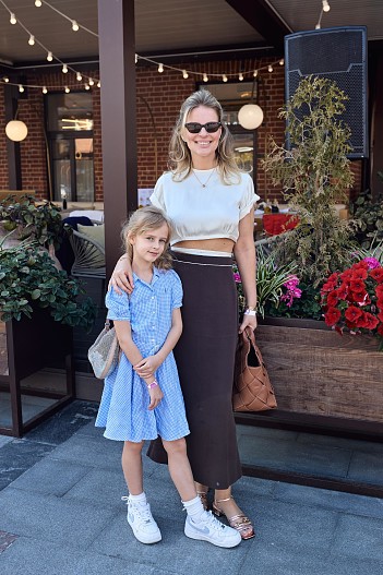 Вероника Сидорова с дочерью Евой