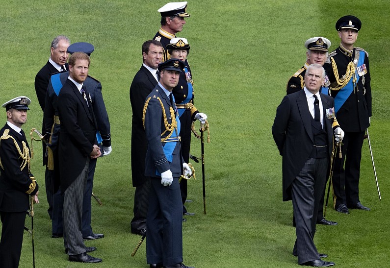 Карл III отказался приглашать принца Гарри и Меган Маркл на важное для королевской семьи событие