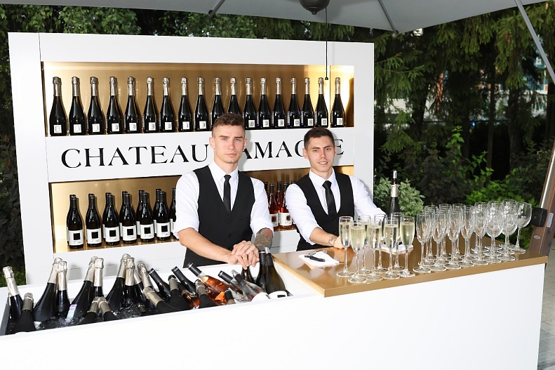 Корнер Chateau Tamagne