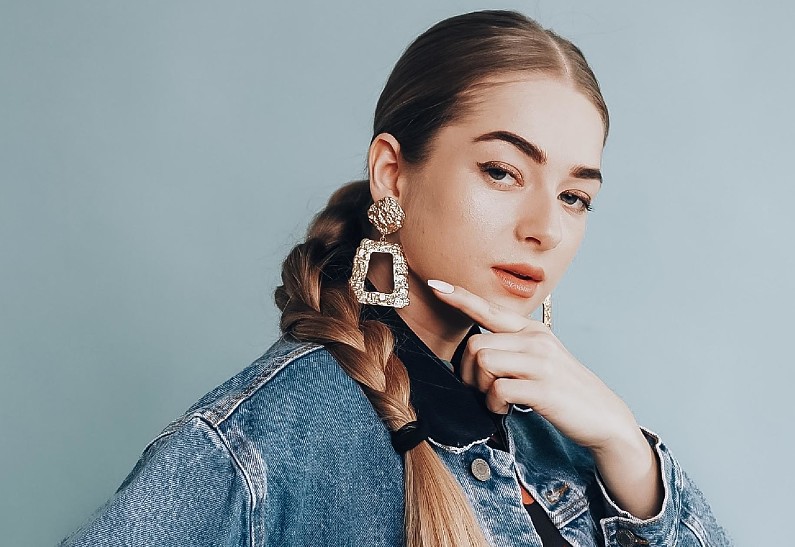 Солд-ауты, сотрудничество с Принцем Бордом и мировая слава: что нужно знать о певице Julaiah