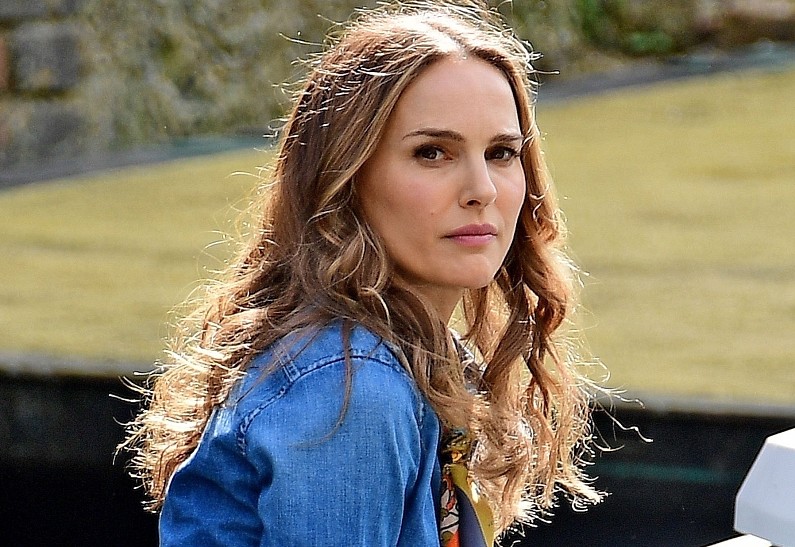 Натали Портман впервые после развода заметили на свидании с новым мужчиной