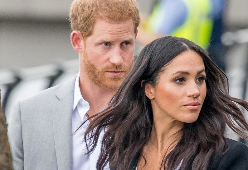 «Пути назад уже не будет»: принца Гарри предостерегли от написания новых мемуаров