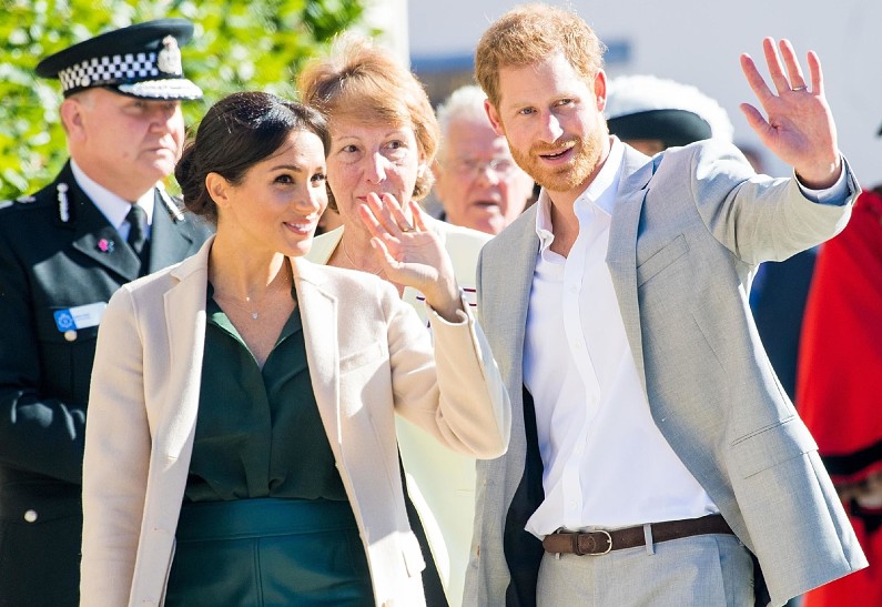 Предстоящая поездка принца Гарри и Меган Маркл в Канаду может привести к кризису монархии