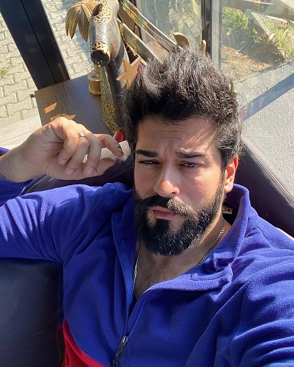 Бурак Озчивит