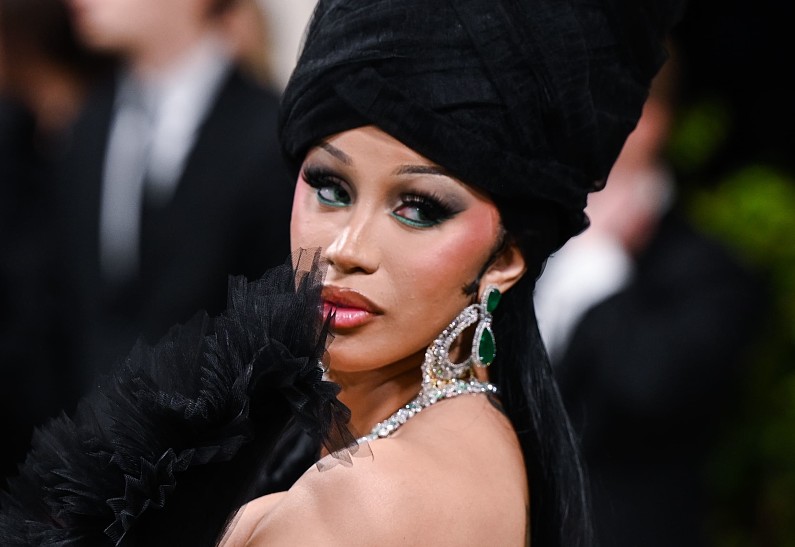 Близкие Карди Би поддерживают ее решение о разводе