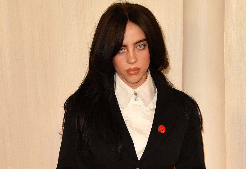 Билли Айлиш стала самым популярным музыкантом