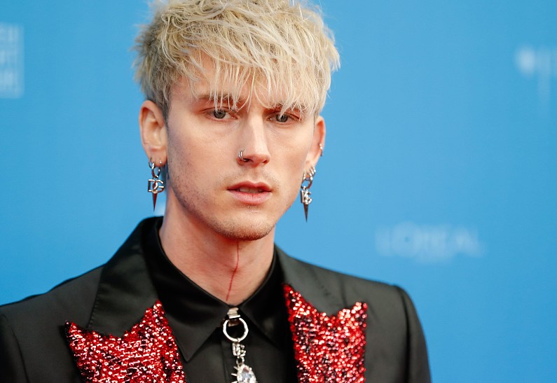 Machine Gun Kelly рассказал, кто спас его от пагубных зависимостей. И это не Меган Фокс!