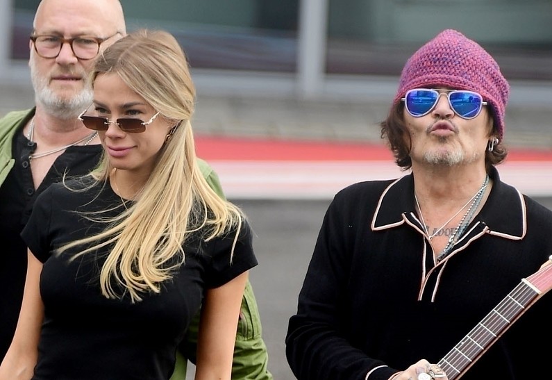 Русская девушка Джонни Деппа впервые опубликовала совместное фото с ним