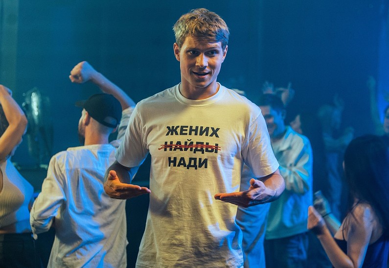 Вадим Соснин, Елена Николаева, Владислав Ветров на съемках комедийного сериала «3+3»