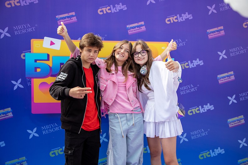 Вова Левченко, D EVA J, Маша LIL_P