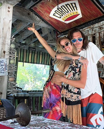 Юлия Власова и Джонни Депп