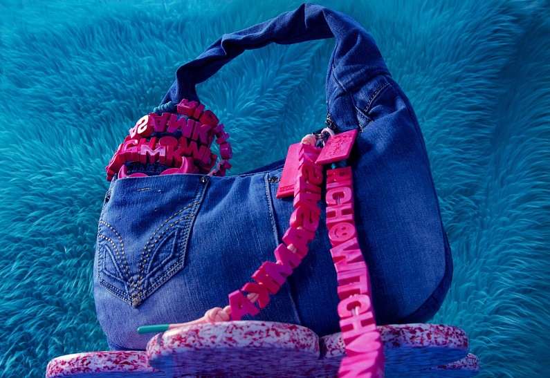 INSTASAMKA представила коллекцию аксессуаров из переработанного пластика