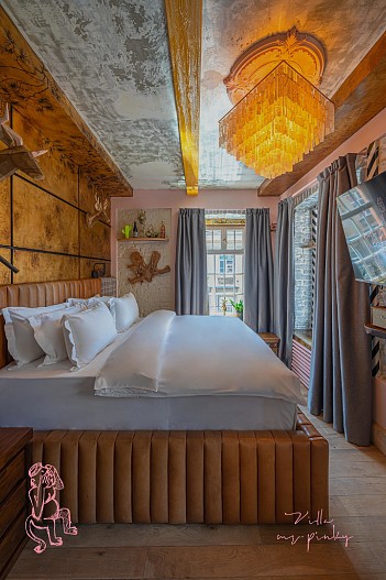 Номер Madame Roche