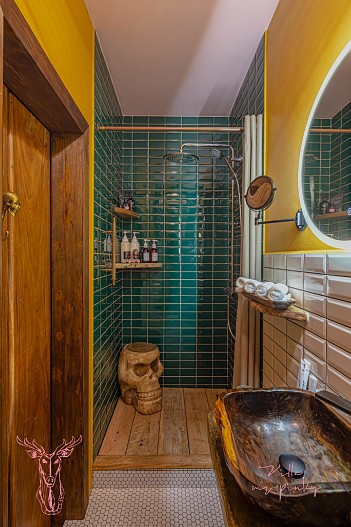 Номер Black Moon