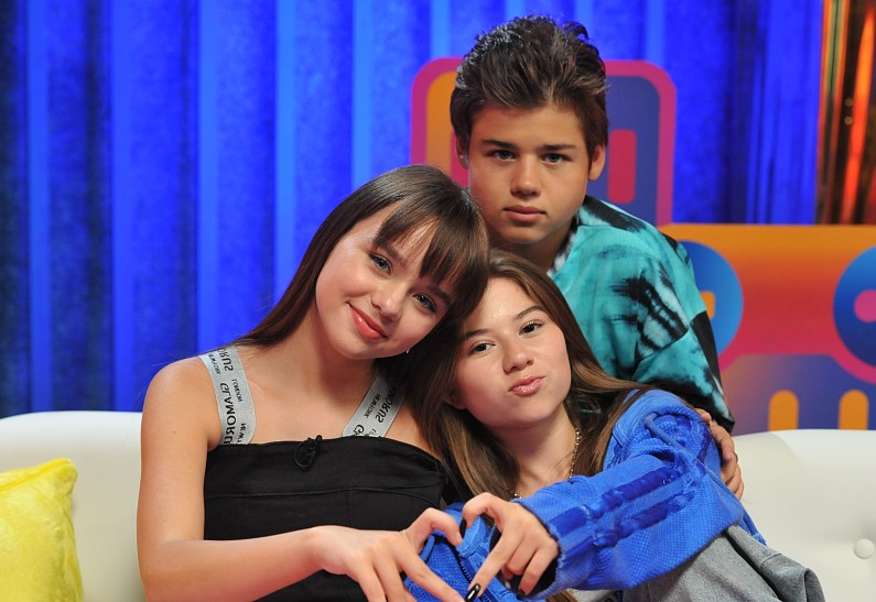 Настя Князева и Вова Левченко — о главных челленджах в жизни блогеров, новых проектах и премии «СуперЛайкШоу»