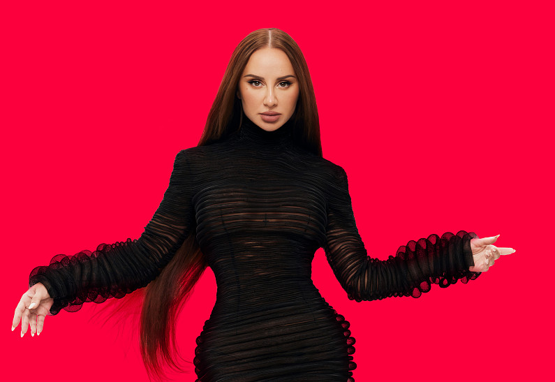 ANNA ASTI представит шоу «Царица»