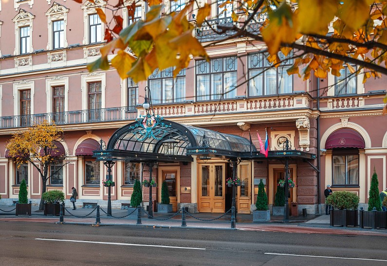 КОЛЛЕКЦИОННЫЕ МИШКИ К ЮБИЛЕЮ «ГРАНД ОТЕЛЯ ЕВРОПА»