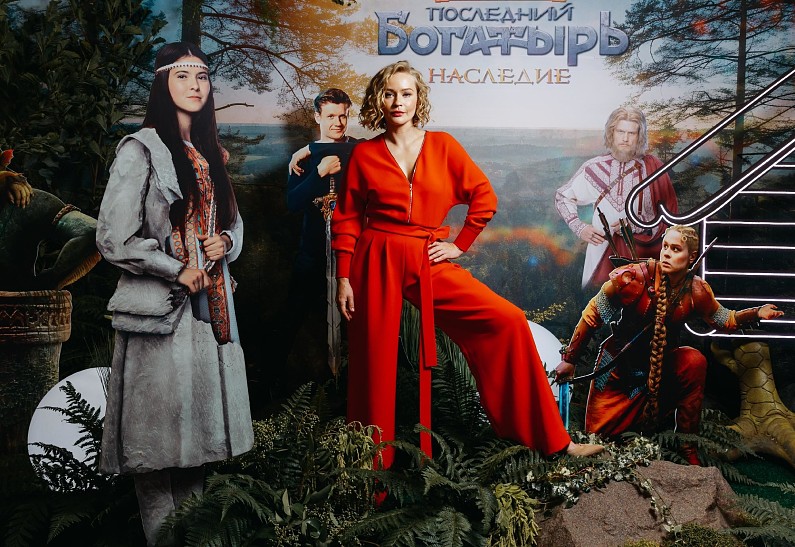 Юлия Пересильд, Виктор Хориняк, Артемий Лебедев, Ева Польна и другие гости премьеры чудо-сериала START «Последний богатырь. Наследие»