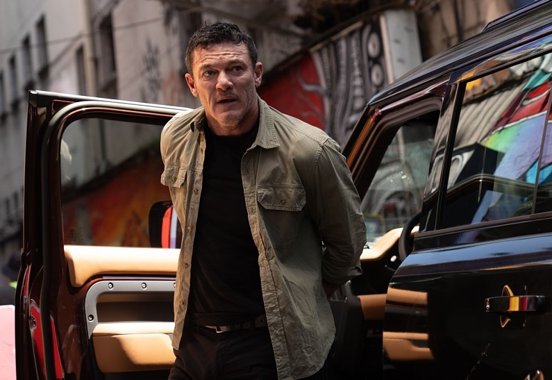 Премьера комедийного экшена «Агент на уикенд» от продюсера Люка Бессона