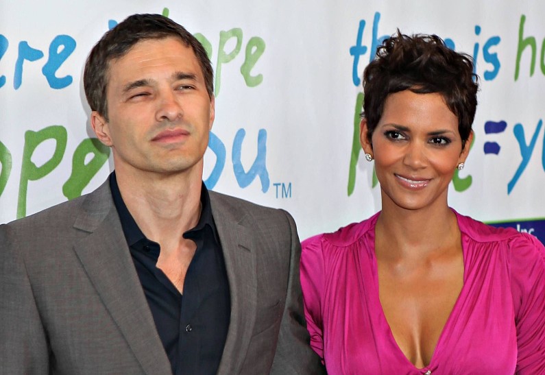 Бывший муж Холли Берри нашел коварный способ отсудить у нее сына 