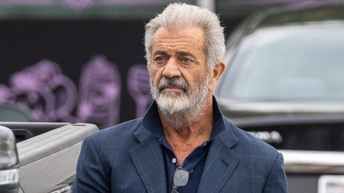 Порно видео: Күйеуі үлкен сиськимен служба трахает