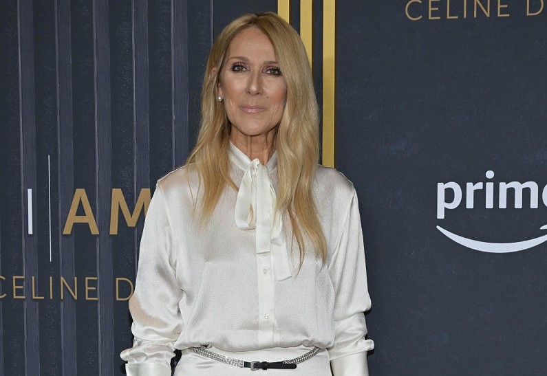 Селин Дион поделилась редким фото с тремя сыновьями, почтив память покойного мужа