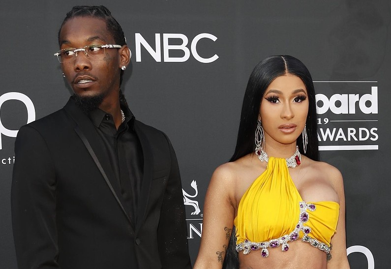 Cardi B обвиняет Offset и его маму в ограблении