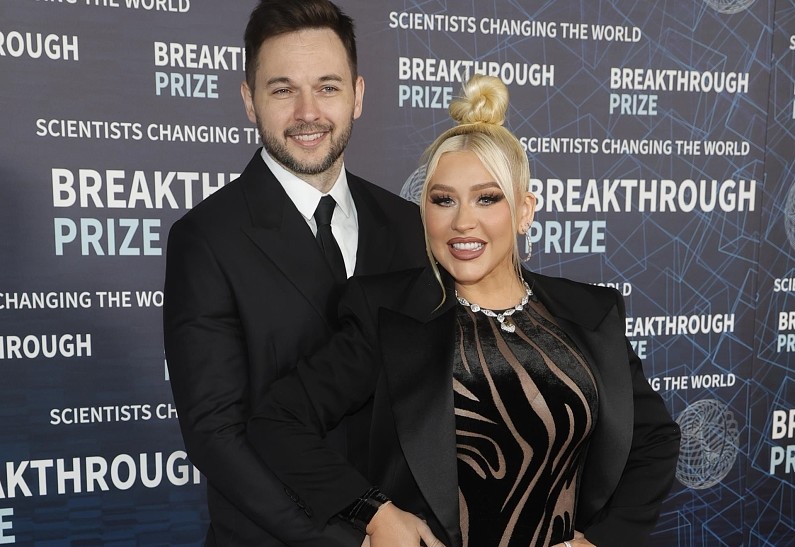 Кристина Агилера совершила редкий выход в свет со своим женихом 