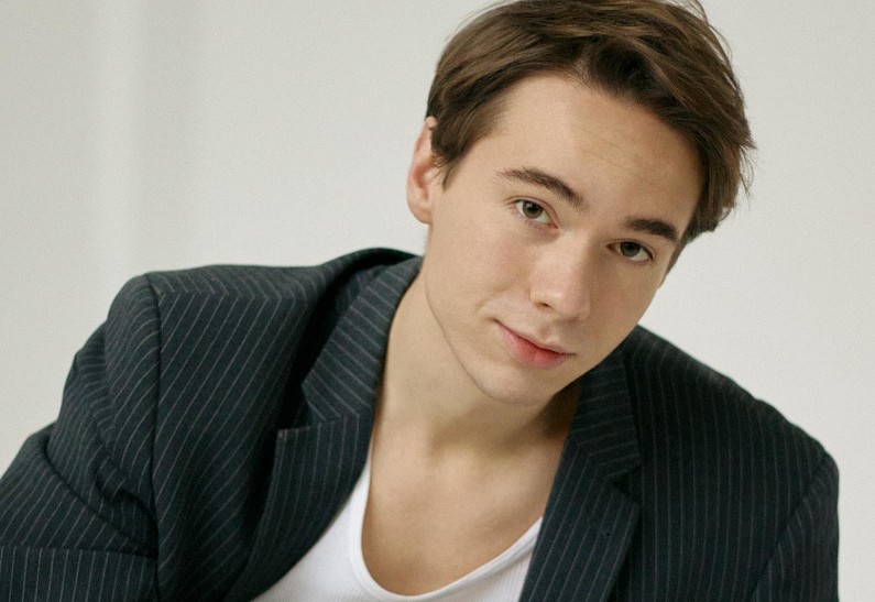 Денис Власенко: «Я абсолютно не согласен с тем, что хороший артист – это несчастный артист»