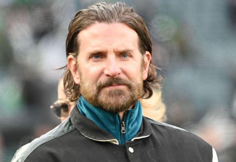 «Что у него на голове?»: фанаты высмеяли новую прическу Брэдли Купера. Фото!